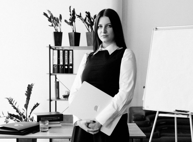 Анна Василенко, адвокатка практики вирішення спорів Miller Law Firm